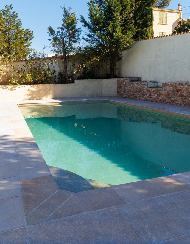 Terrasse de piscine à Montpellier